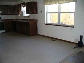 Beautiful Single Family House in Round Lake Beach, IL (Photo 5 of 5)