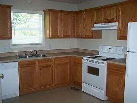 Newer 3 Bedroom Duplex in Springfield in Springfield, TN (Photo 3 of 4)