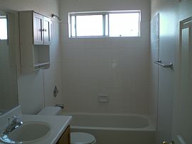 very nice spacious 3 bed 2.5 bath  in North Las Vegas, NV (Photo 6 of 6)