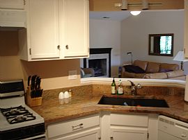 Condo with great location and upgrades in Glen Ellyn, IL (Photo 5 of 5)