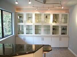 Beautiful Tri-Level Townhouse - Modern  in Northridge, CA (Photo 4 of 6)