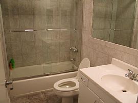 Beautiful Tri-Level Townhouse - Modern  in Northridge, CA (Photo 5 of 6)