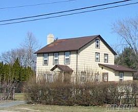 Large Colonial HHH SD#5 in Dix Hills, NY
