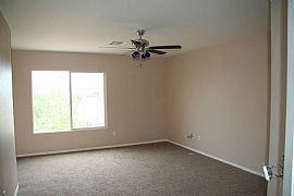 4 Bedroom and 3 baths Beautiful Home in Las Vegas, NV (Photo 3 of 6)