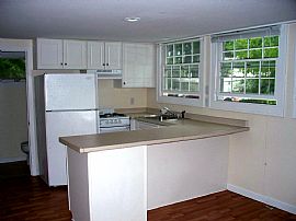 1 bedroom cottage in Hyannis, MA (Photo 2 of 6)