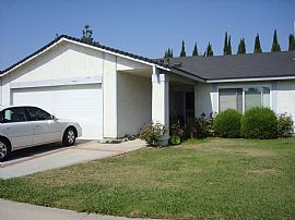 Single Family Home - 3bd/2bath  in Canoga Park, CA