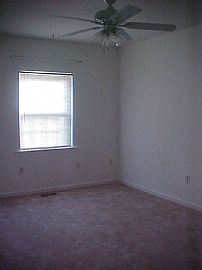 Howard County 2 bdrm 2 Ba Townhome in Laurel, MD (Photo 5 of 6)