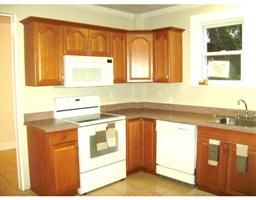 Rennovated 2 Bed Apt in 2 family home in Milford, MA