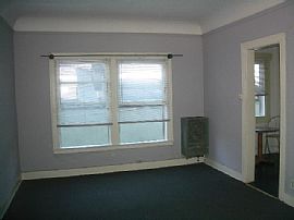 Are you looking for a cozy place to rent in Hollywood, CA (Photo 4 of 6)