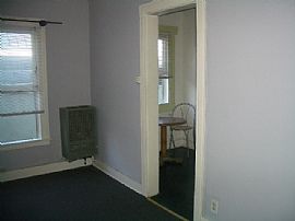 Are you looking for a cozy place to rent in Hollywood, CA (Photo 5 of 6)