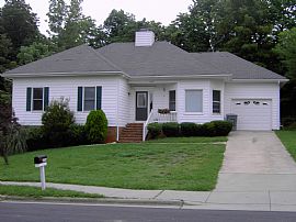 Ranch House in Quiet Area in Charlotte, NC