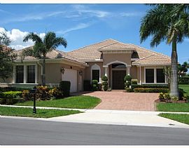 Luxurious 4 Bedroom Upgraded Home  in Delray Beach, FL