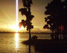 Quaint Lakefront Vacation Cottage  in Cypress Gardens, FL (Photo 2 of 6)