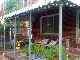 3 bedroom 3-story Townhouse in Del Ray! in Alexandria, VA (Photo 3 of 4)