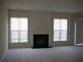 3 bed, 2.5 bath townhome 2-car garage in Kennesaw, GA (Photo 2 of 6)