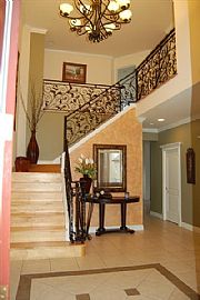 Luxurious  house in upscale neighborhood in Auburn, WA (Photo 2 of 6)