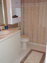 BEAUTIFUL ***2/2 VILLA WITH EXTRA ROOM** in Pembroke Pines, FL (Photo 2 of 4)