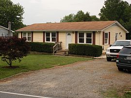 Gorgeous Ranch Home with TONS of closets in Fredericksburg, VA