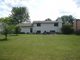 Split Level, Super Clean, Huge Yard! in Shoreview, MN (Photo 3 of 6)