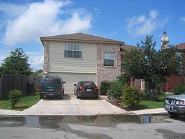 Totally Updated bi-level - PETS ALLOWED! in San Antonio, TX