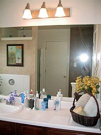 Totally Updated bi-level - PETS ALLOWED! in San Antonio, TX (Photo 5 of 6)