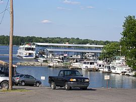 Spacious One Bedroom w/Large Loft in Old Hickory, TN (Photo 5 of 6)