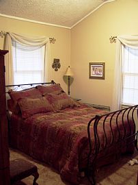 Gorgeous Renovated Bungelow Near NE Hub in Atlanta, GA (Photo 3 of 6)