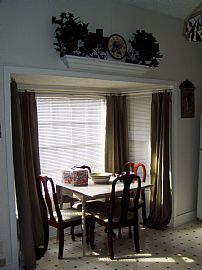 Gorgeous Renovated Bungelow Near NE Hub in Atlanta, GA (Photo 4 of 6)