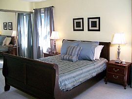 SPACIOUS END UNIT TOWNHOUSE FOR RENT in Silver Spring, MD (Photo 2 of 2)