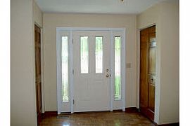 Four Bedroom Colonial in Geneva, IL (Photo 2 of 6)