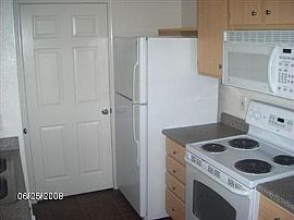 Upscale Roseville 1 BR condo ! in Roseville, CA (Photo 3 of 4)