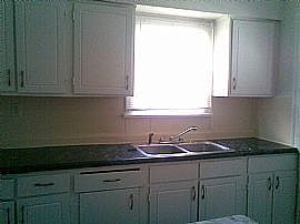 Spacious Duplex Floor, Hardwood Floors in Cleveland, OH (Photo 3 of 4)