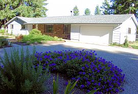 Your DREAM rental! New remodel 1.67 acre in Rochester, WA