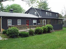 Wonderful Colonial Style Home in Cumberland, RI (Photo 3 of 3)