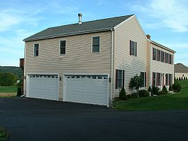 Beautiful Apartment, majestic views in Northford, CT