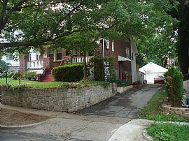 3br + 2br - Renovated Single Family  in Hyattsville, MD (Photo 2 of 4)