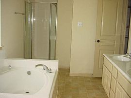 5 Bedroom or 4 Bedroom Plus Den in Cypress, TX (Photo 2 of 6)