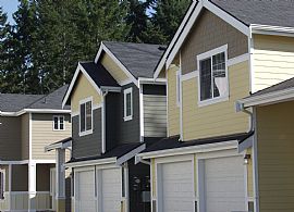 Beautiful Townhomes in Kimberly Gardens in Tacoma, WA (Photo 2 of 6)