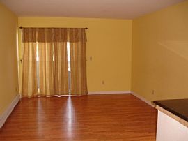 Easy to love in Vallejo, CA (Photo 1 of 6)