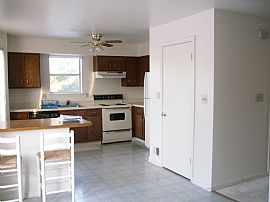 Townhome for Rent, Newly Remodeled in Woodbridge, VA (Photo 2 of 4)