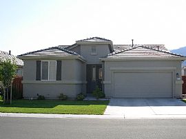 Beautiful Golf Course Home w/pool in Dayton, NV