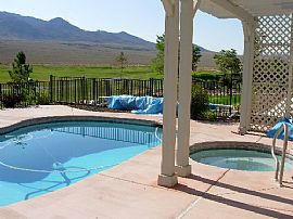 Beautiful Golf Course Home w/pool in Dayton, NV (Photo 6 of 6)