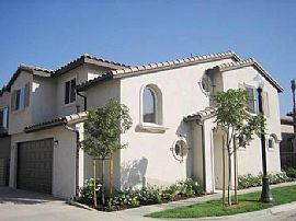 Gorgeous Sonrisa home ready to rent! in Saugus, CA