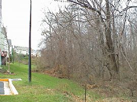 End Unit Garage Townhouse in Germantown, MD (Photo 5 of 6)