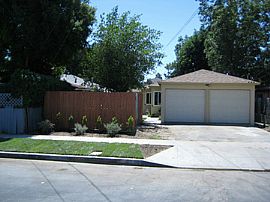 Very Private 2 Bedroom Duplex Unit in Northridge, CA