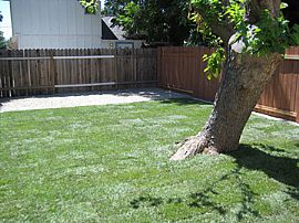 Very Private 2 Bedroom Duplex Unit in Northridge, CA (Photo 2 of 4)