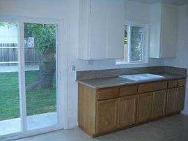 Very Private 2 Bedroom Duplex Unit in Northridge, CA (Photo 3 of 4)