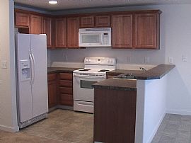 $1195 / 3br - $200 Off First Month New Townhome Van Mall        in Vancouver, WA (Photo 2 of 6)