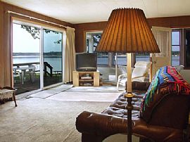 LAKEFRONT HOME in Meskegon, MI (Photo 6 of 6)