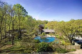 Condo Living at its Best! in Baltimore, MD (Photo 2 of 6)